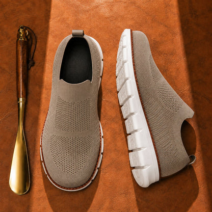 AirFlex flexible segmented sole and pull-tab detail